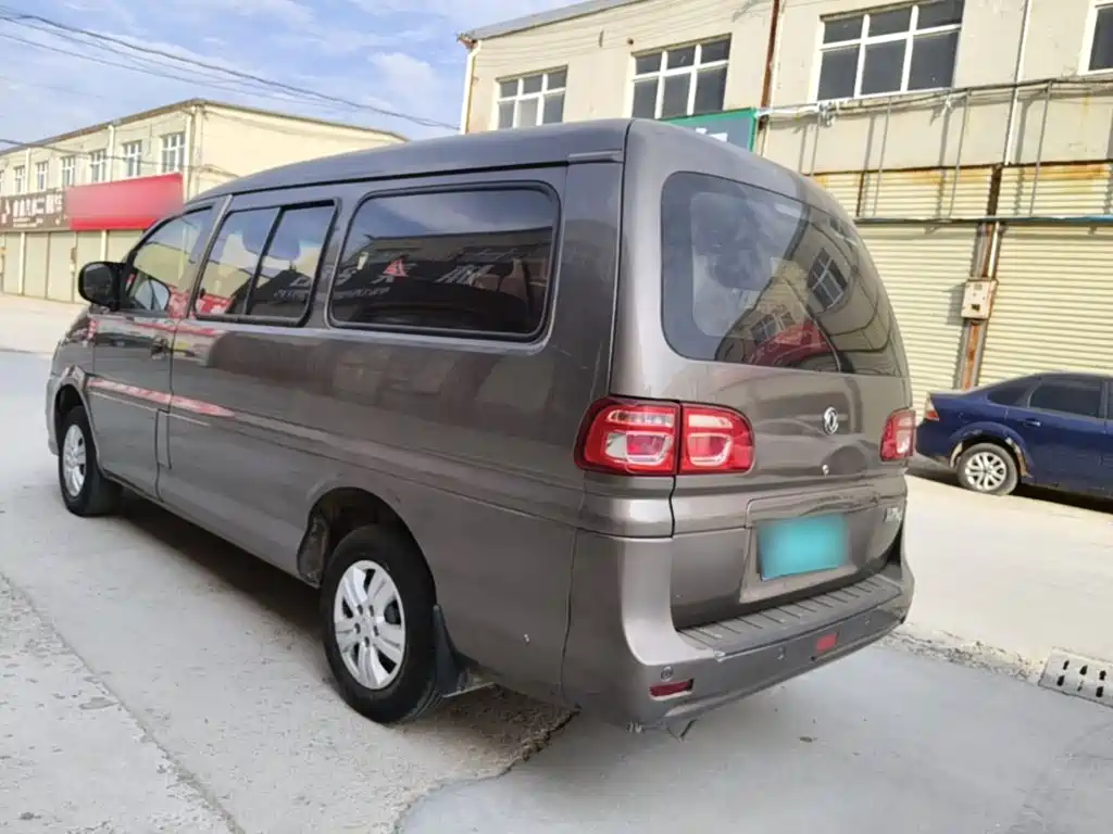 Lingzhi 菱智 2017款 改款 M3 L 1.6 L 7座标准型