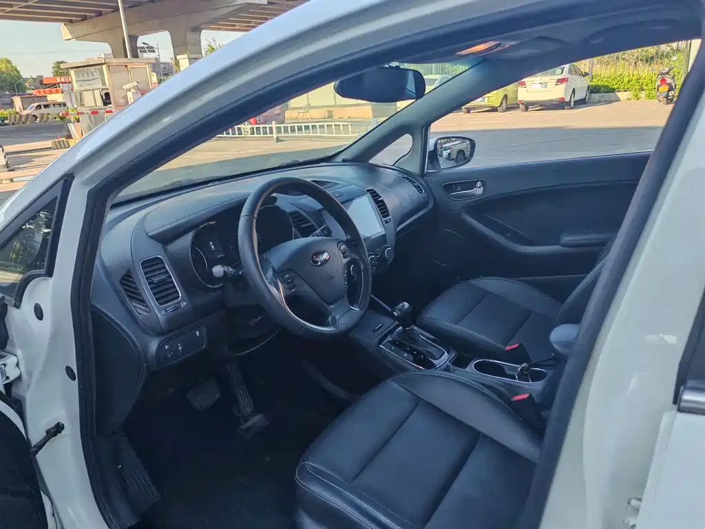 Kia K3 1.6 L Auto 15 Anniversary Special Edition GLS
