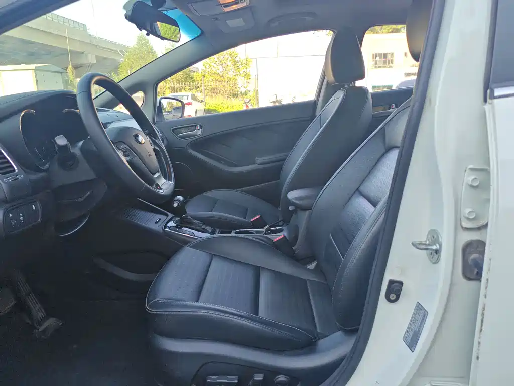 Kia K3 1.6 L Auto 15 Anniversary Special Edition GLS