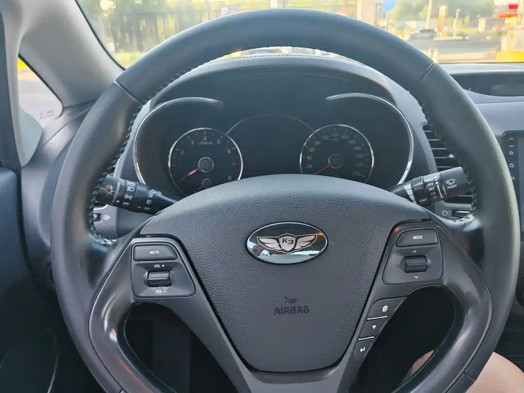 Kia K3 1.6 L Auto 15 Anniversary Special Edition GLS
