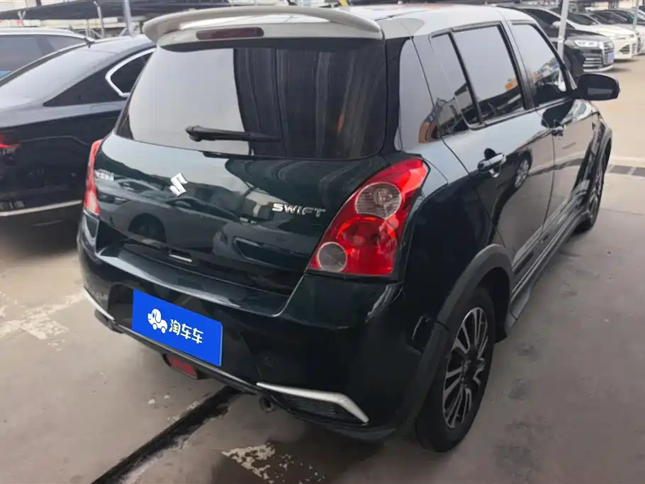 Swift 1.5 L Auto Fashion Cool Play