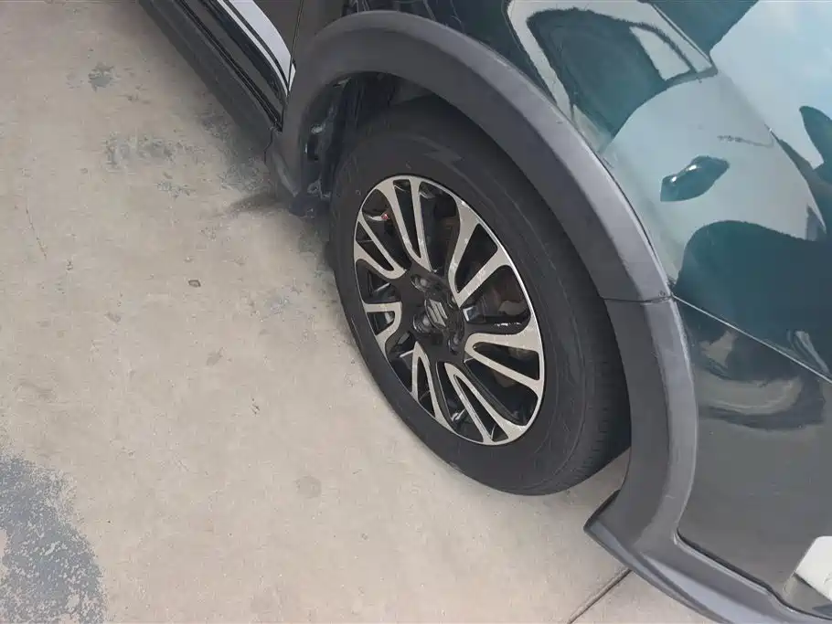 Swift 1.5 L Auto Fashion Cool Play