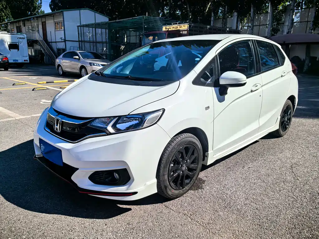 Fit 1.5 L CVT Trend Sport
