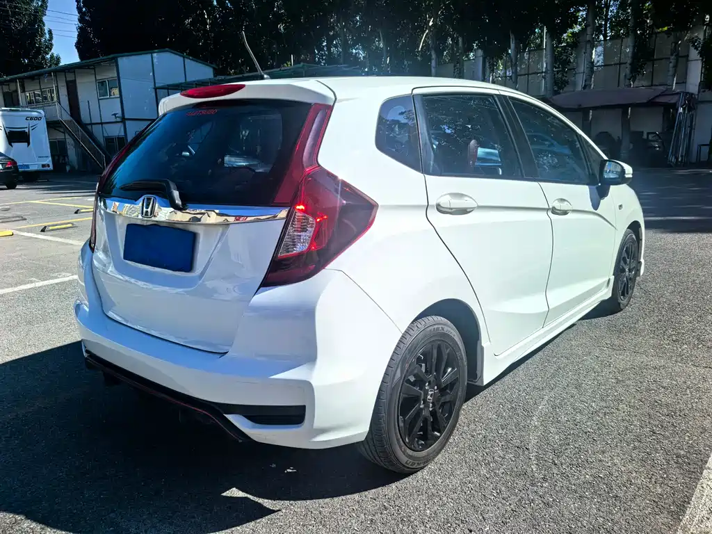Fit 1.5 L CVT Trend Sport