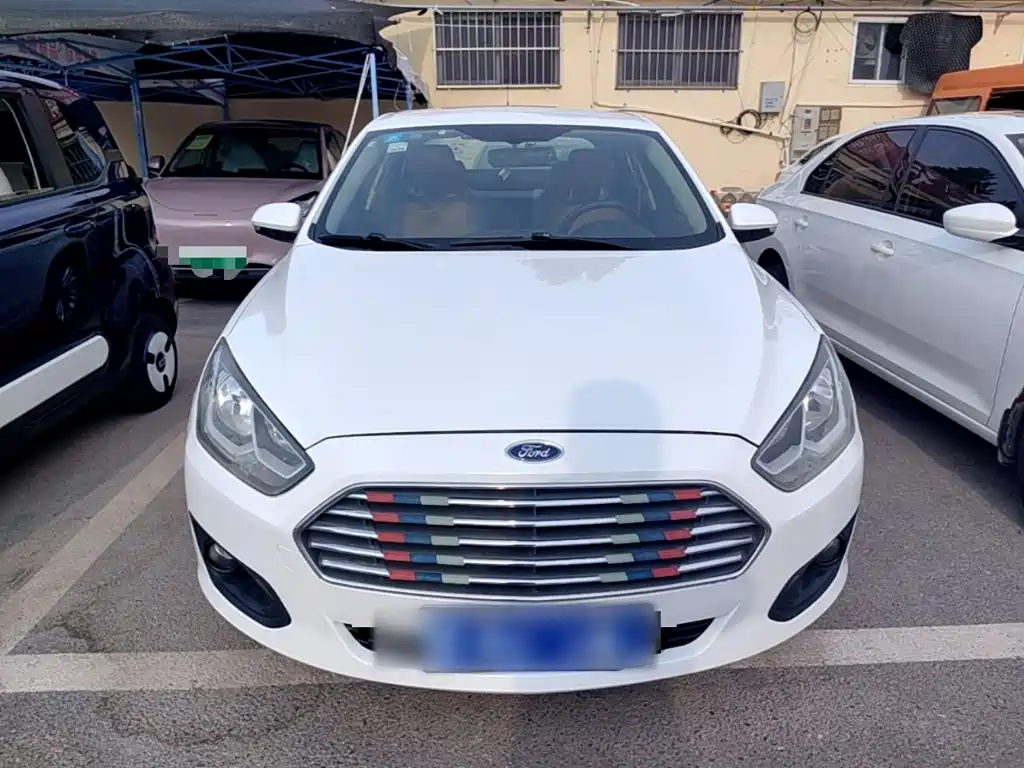 Escort 1.5 L Manual Comfort