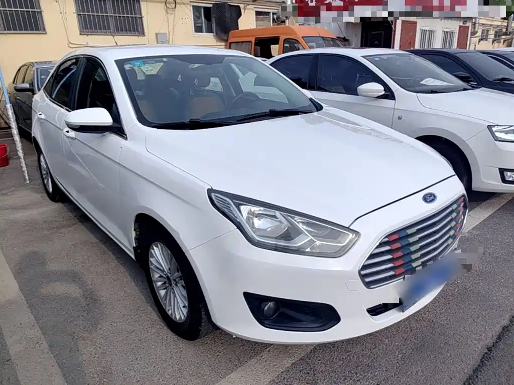 Escort 1.5 L Manual Comfort