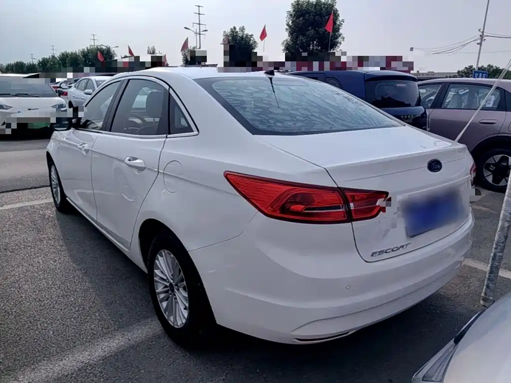 Escort 1.5 L Manual Comfort