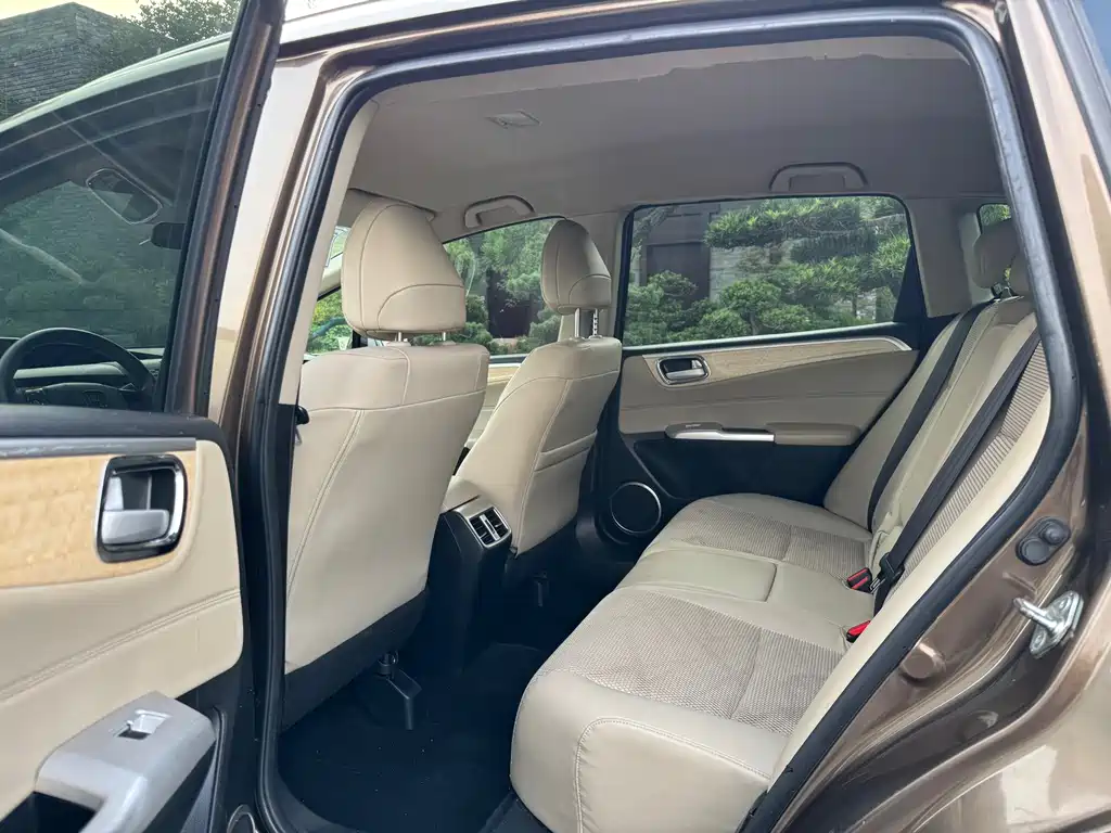 Jade 1.8 L Auto Comfort Elite 5-seat