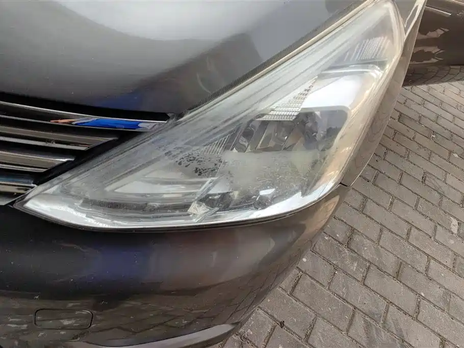 Livina 1.6 XE CVT Comfort