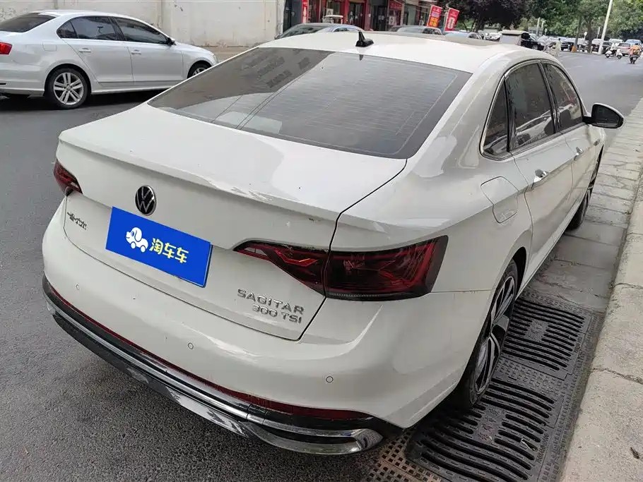 Sagitar 300 TSI DSG Transcend