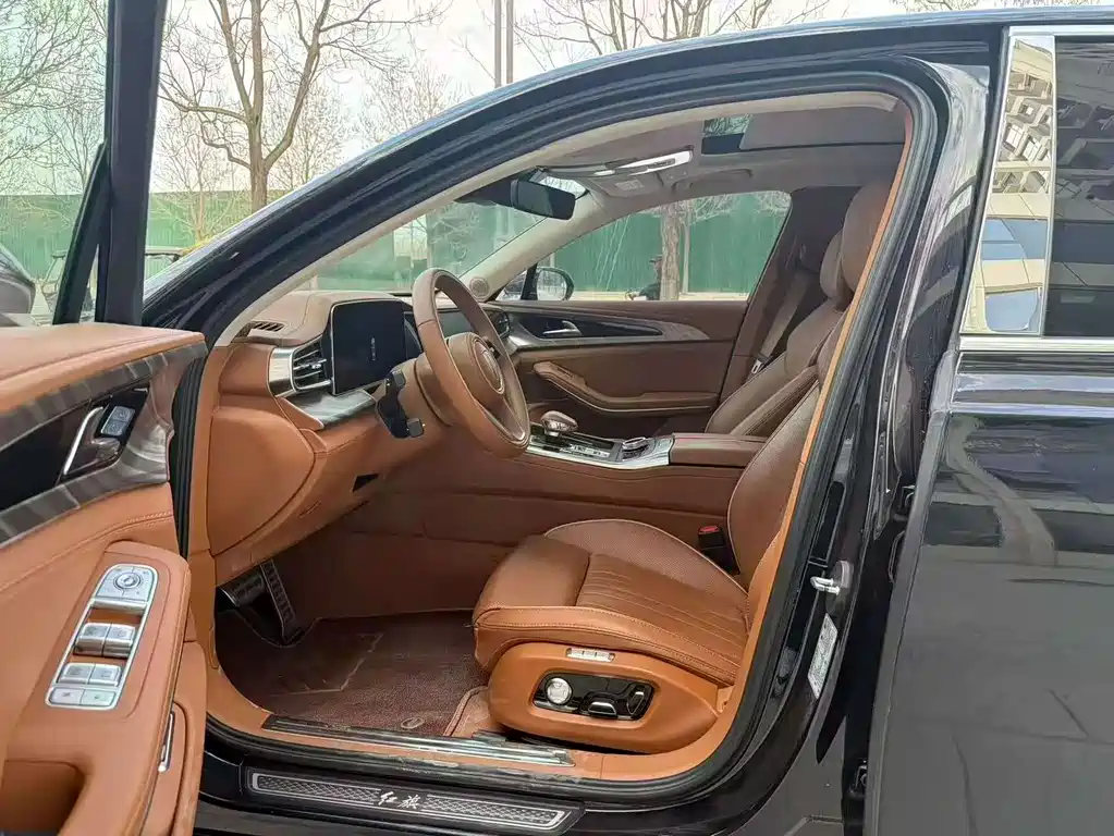 Hongqi H9 2.0 T Connected Flagship Enjoyment