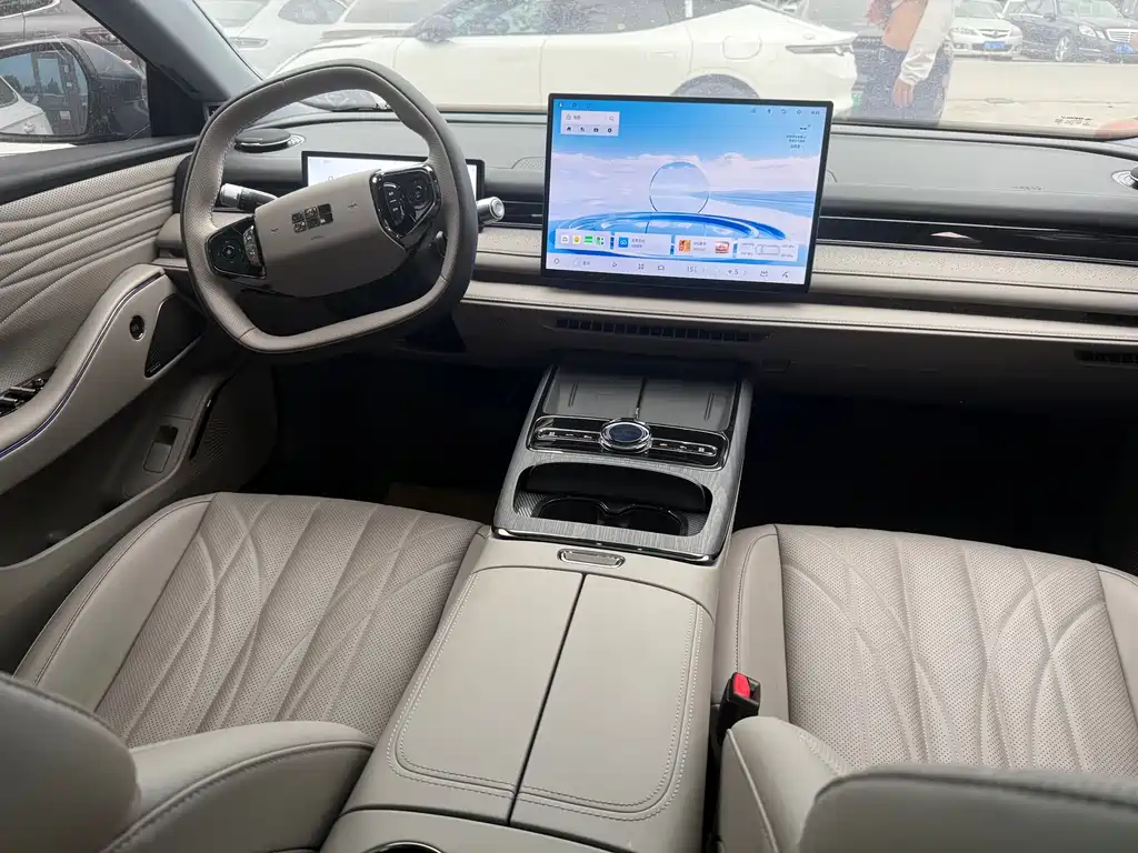 Galaxy Xingyao 8 130 km EM-i Premium