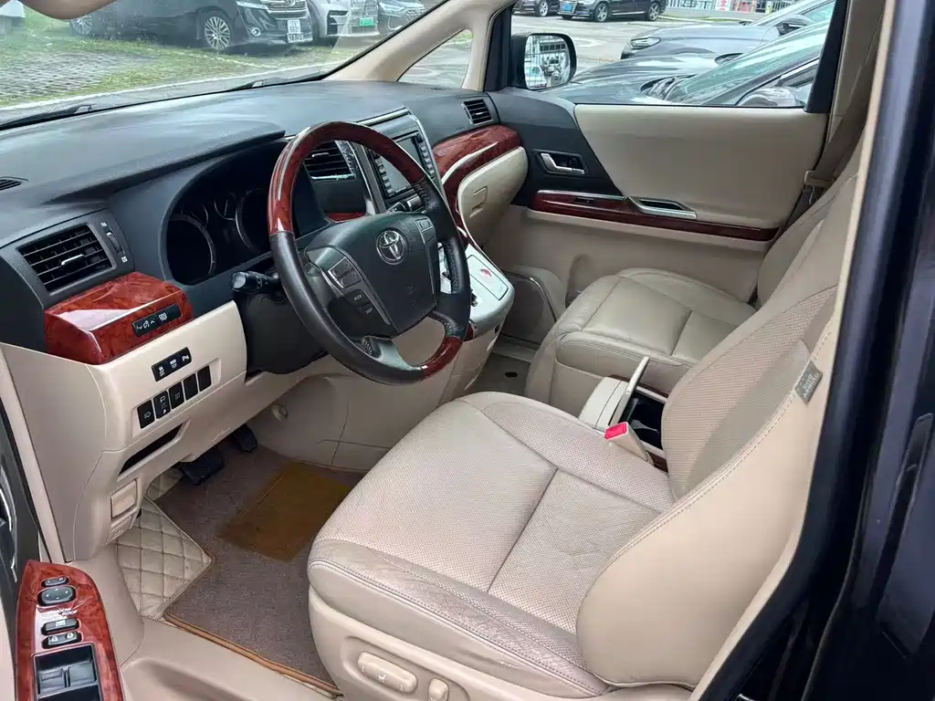 Alphard 3.5 L Luxury