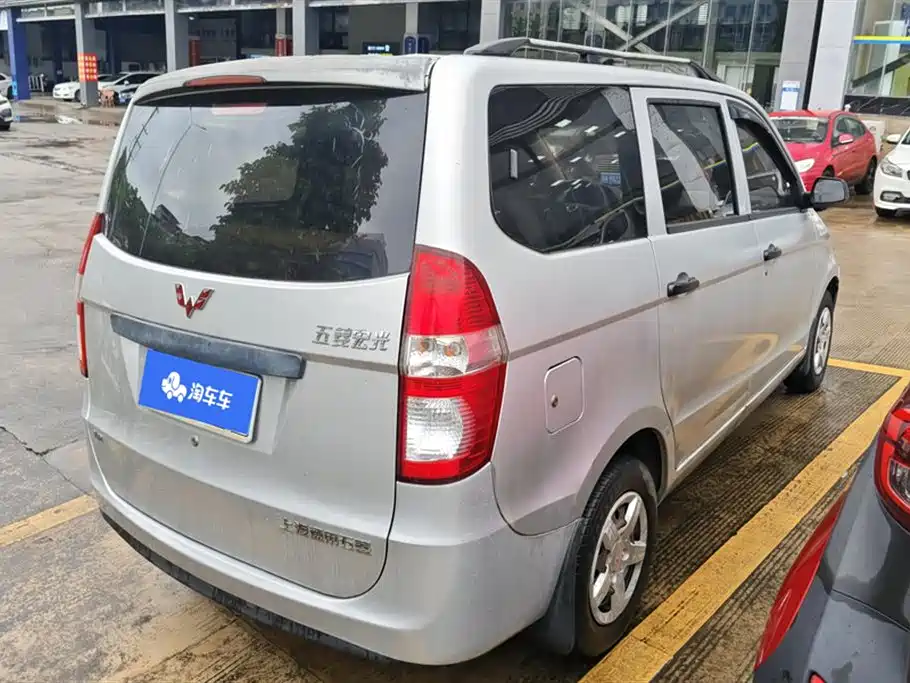 Wuling Hongguang 1.2 L Basic CN-IV