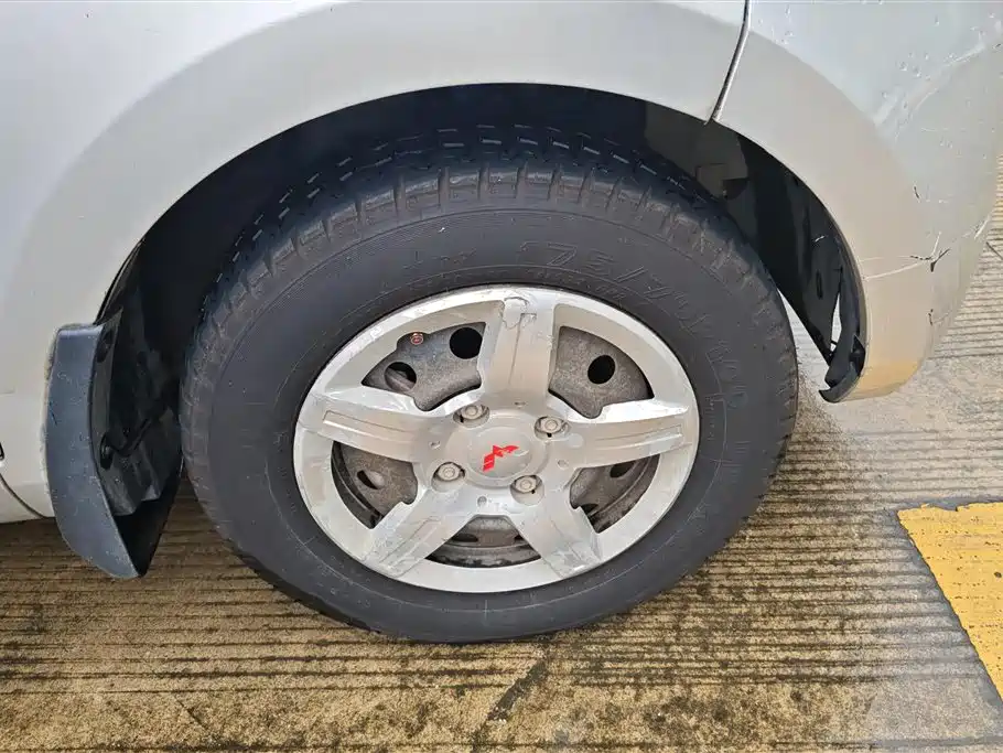 Wuling Hongguang 1.2 L Basic CN-IV