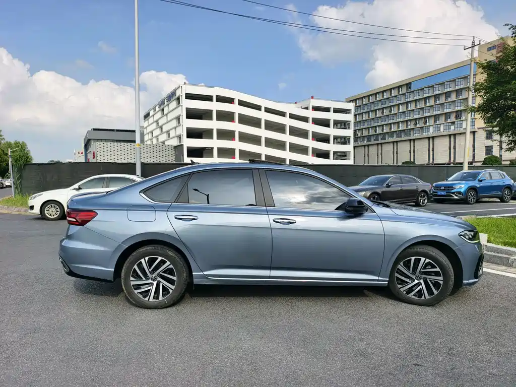 Lavida 300 TSI DSG Starry Sky Manyi