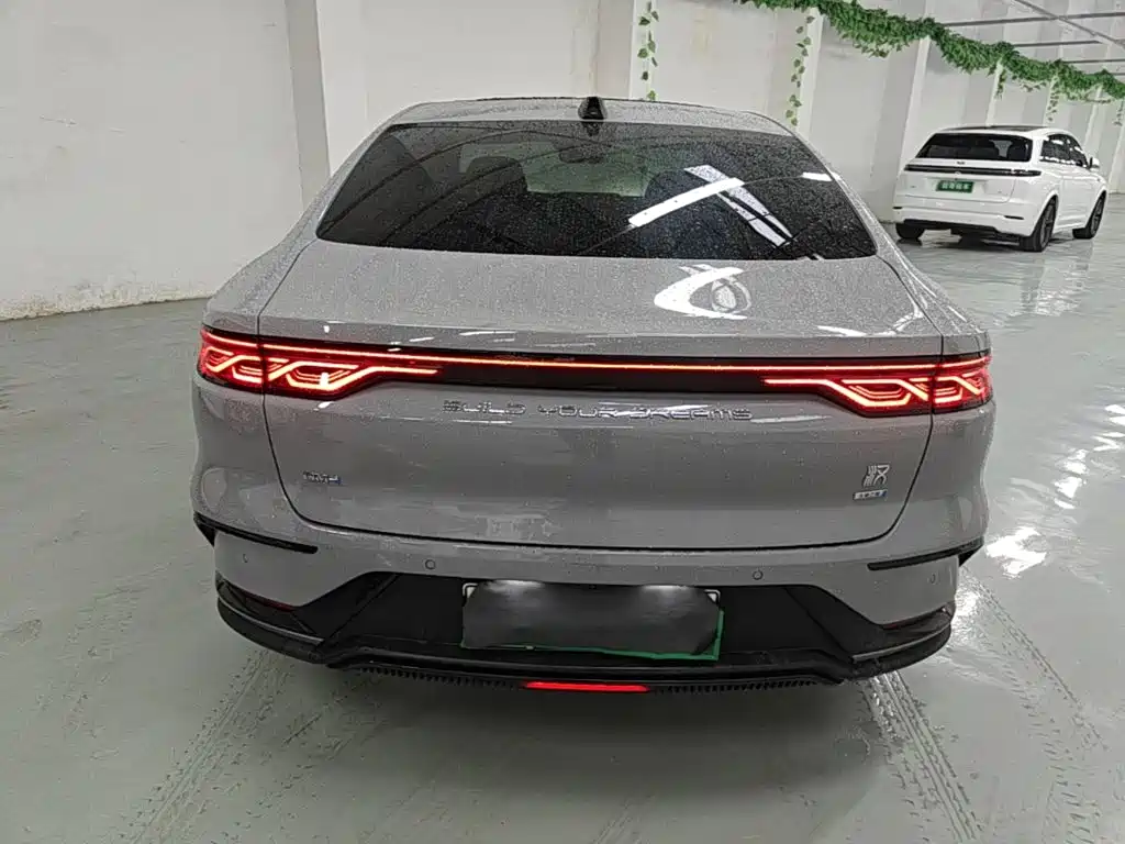 Han DM-i Smart Drive 125 KM Honored