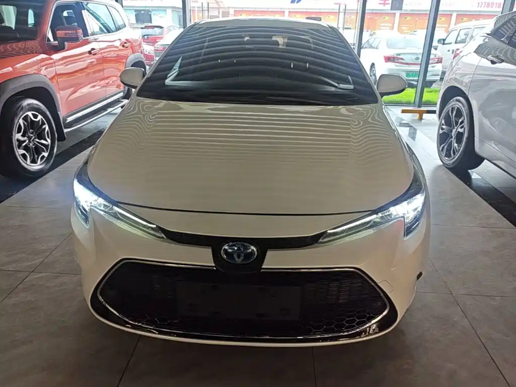Levin Dual Engine 1.8 H E-CVT Luxury