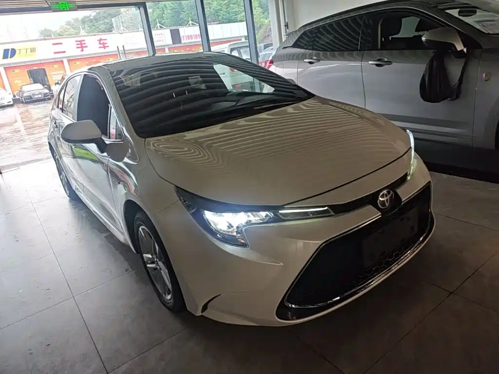 Levin Dual Engine 1.8 H E-CVT Luxury