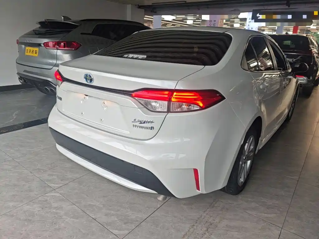 Levin Dual Engine 1.8 H E-CVT Luxury