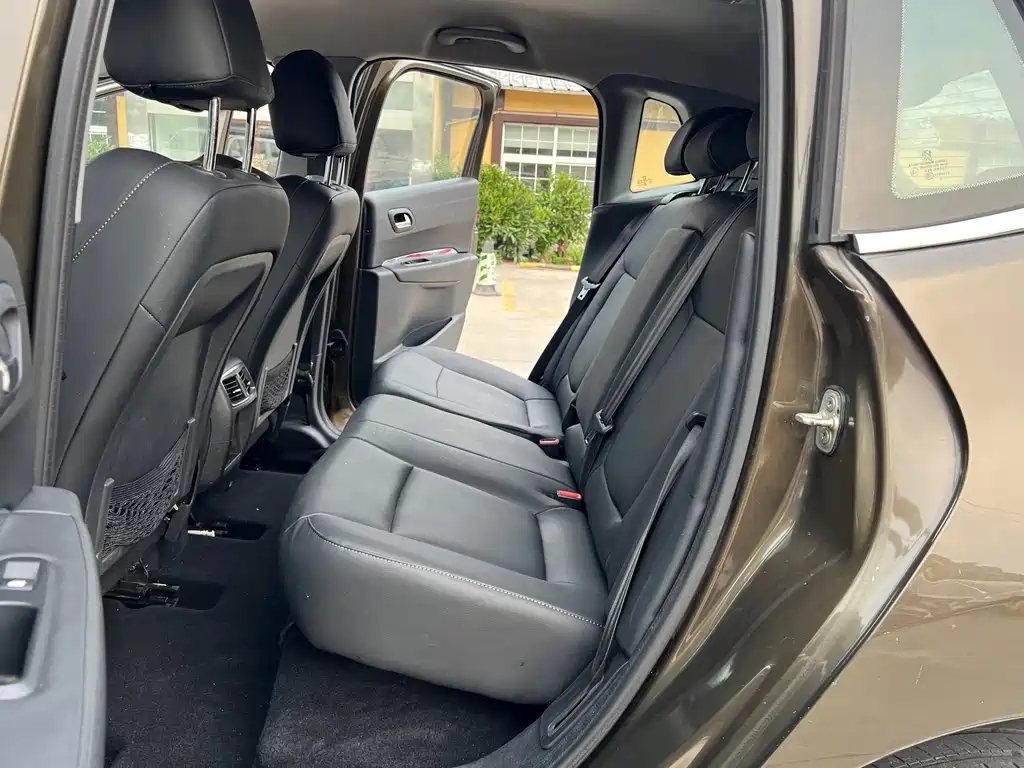 Peugeot 3008 标致3008 2013款 2.0 L 手动经典版