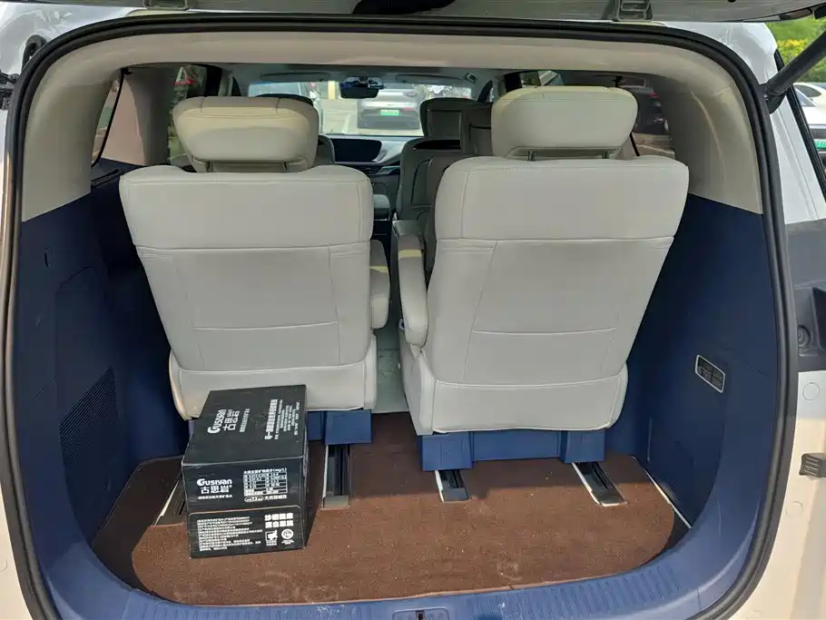 Century 2.0 T 6-seat Heritage