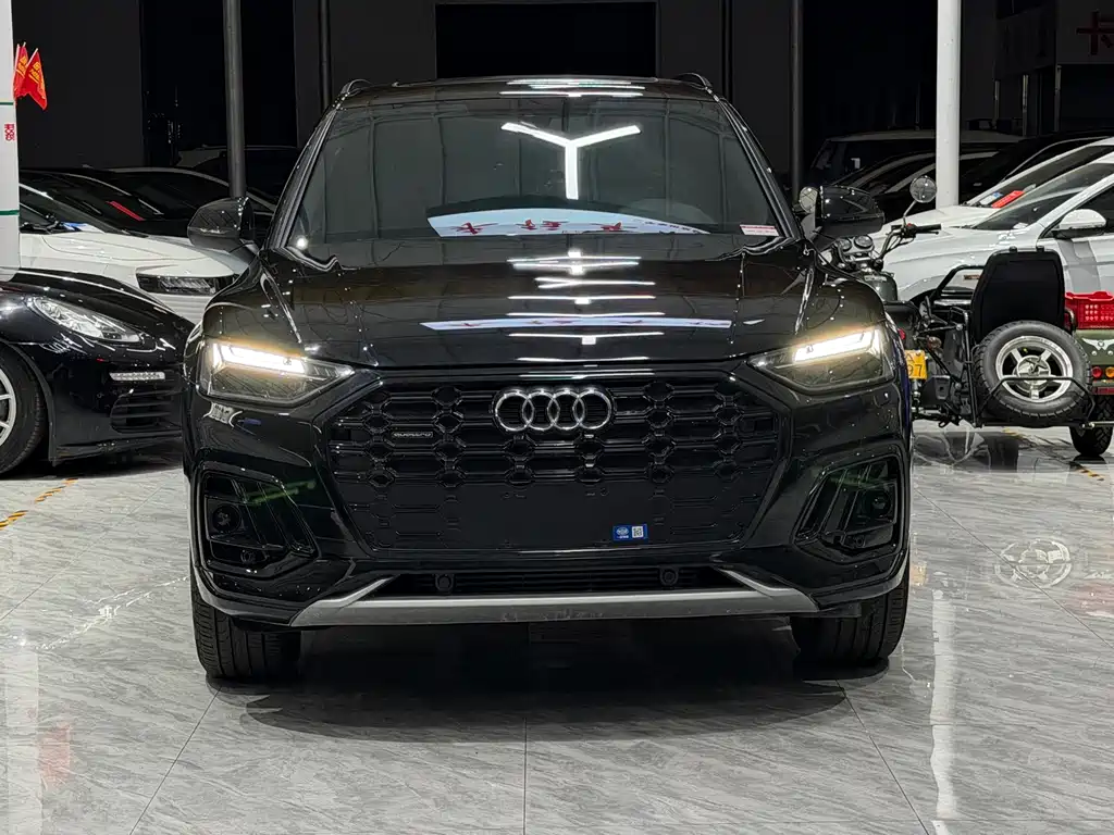 Audi Q5 L 40 TFSI Luxury Dynamic