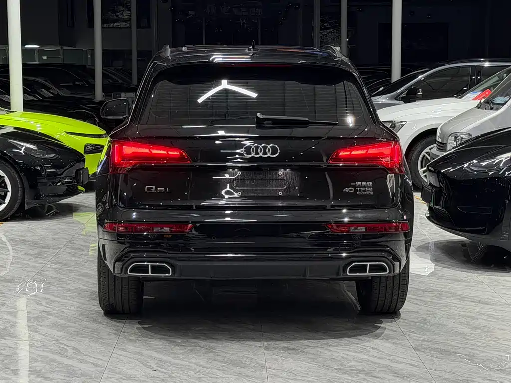 Audi Q5 L 40 TFSI Luxury Dynamic