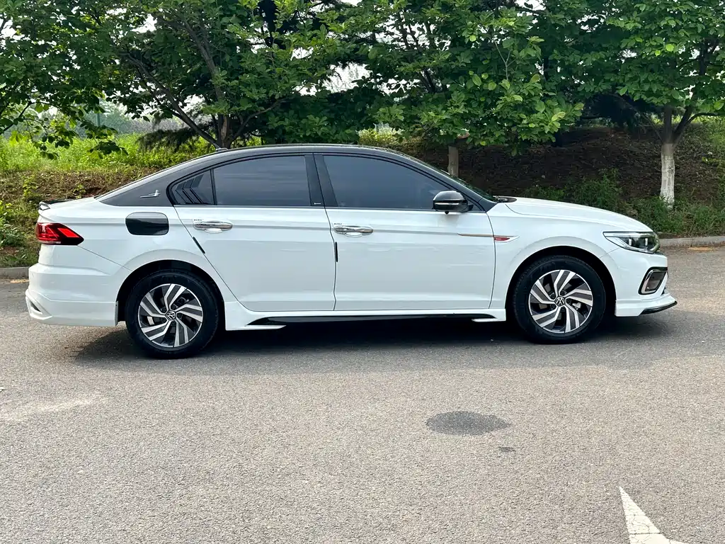 Bora 200 TSI DSG Smart Travel