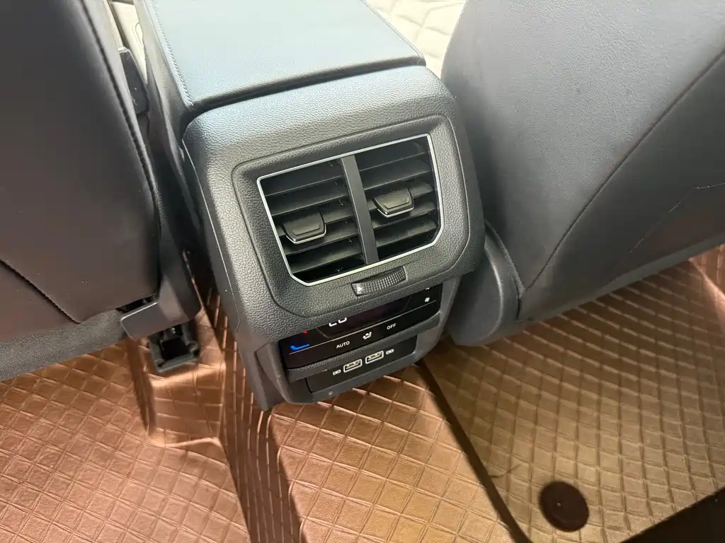 Tayron 280 TSI 2 WD Luxury Plus Advanced