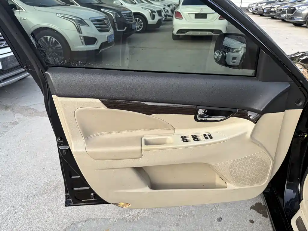 Raeton 睿骋 2013款 1.8 T 自动尊贵型 国IV