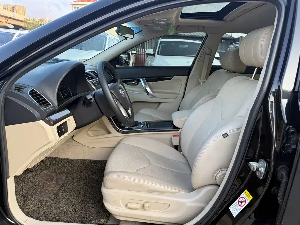 Raeton 睿骋 2013款 1.8 T 自动尊贵型 国IV