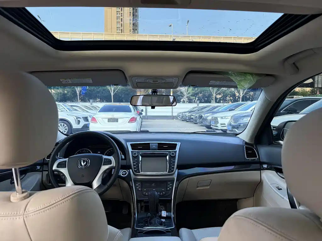 Raeton 睿骋 2013款 1.8 T 自动尊贵型 国IV