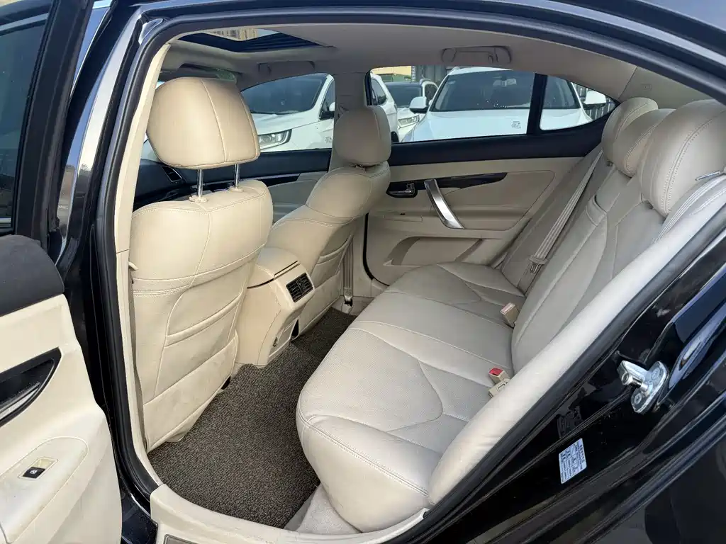 Raeton 睿骋 2013款 1.8 T 自动尊贵型 国IV