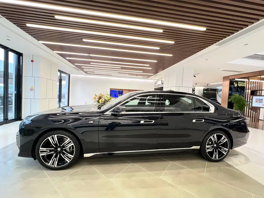 BMW 7 Series 740 Li Leading Luxury Package