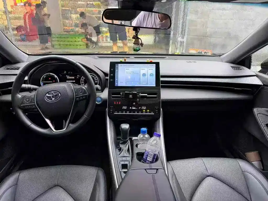 Avalon Dual Engine 2.5 L Luxury