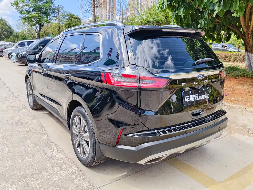 Edge PLUS EcoBoost 245 2 WD Platinum Sharp 5-seat