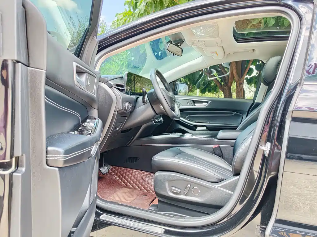 Edge PLUS EcoBoost 245 2 WD Platinum Sharp 5-seat