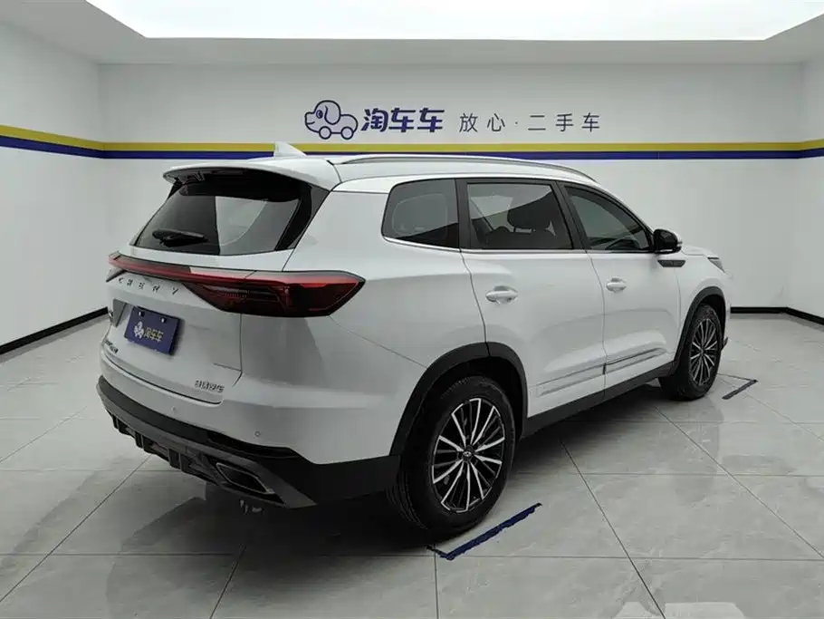 Tiggo 8 PRO 290 T 2 WD Distinguished