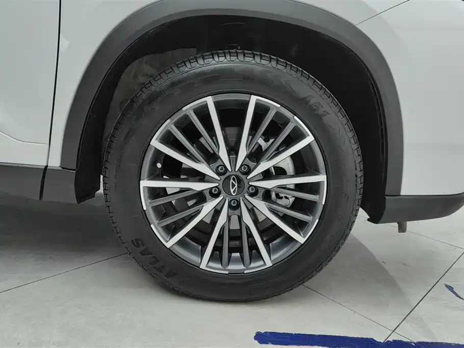 Tiggo 8 PRO 290 T 2 WD Distinguished