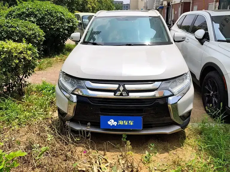 Mitsubishi Outlander 2.0 L 2 WD Glory 5-seat