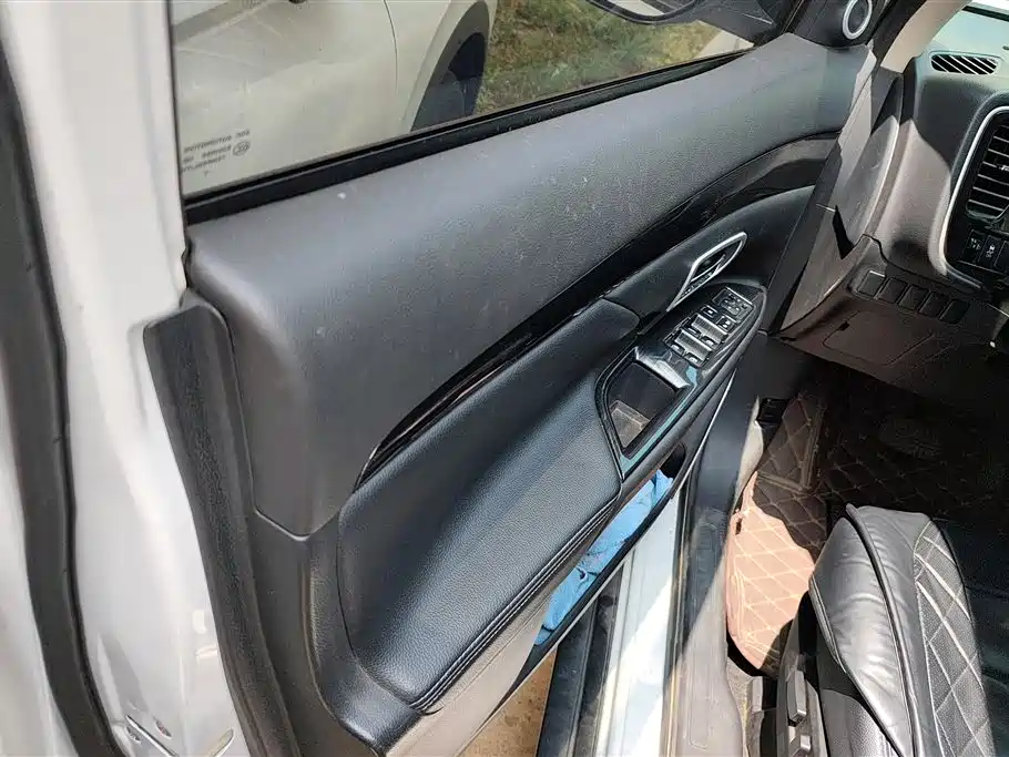 Outlander 2.0 L 2 WD Glory 5-seat