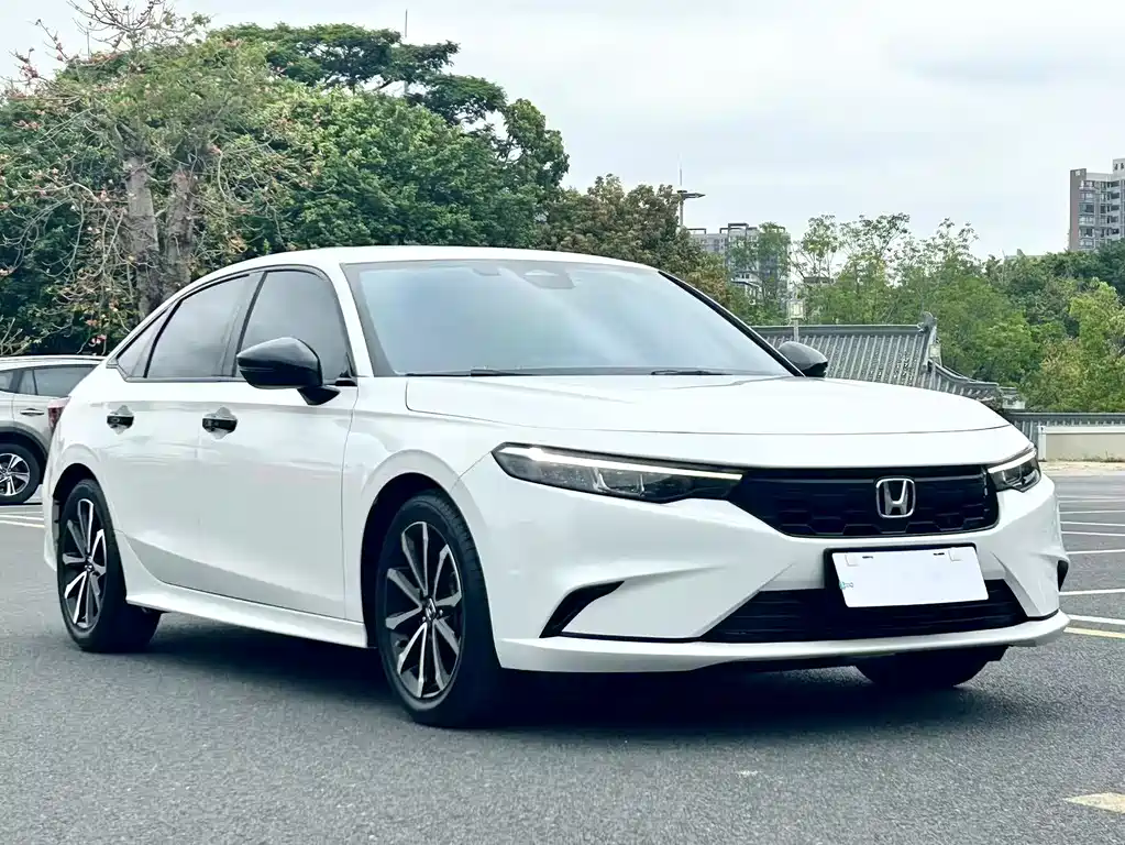 Integra 240 TURBO CVT Phantom Night · Luxury