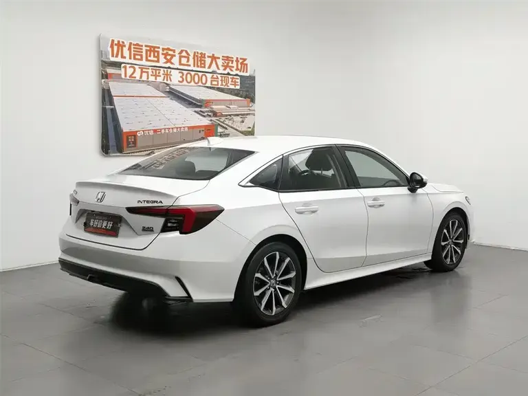 Honda Integra 240 TURBO CVT Smart Enjoyment