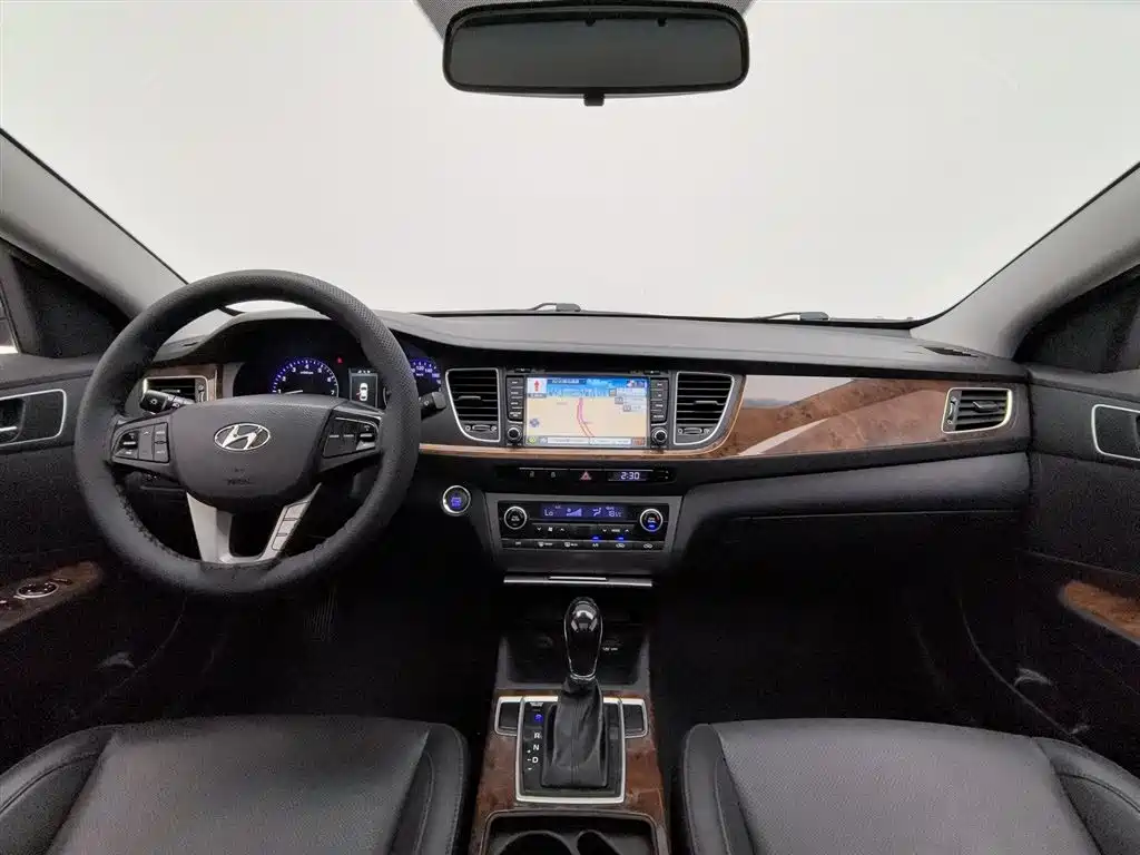 Mistra 1.8 L Auto Distinguished DLX