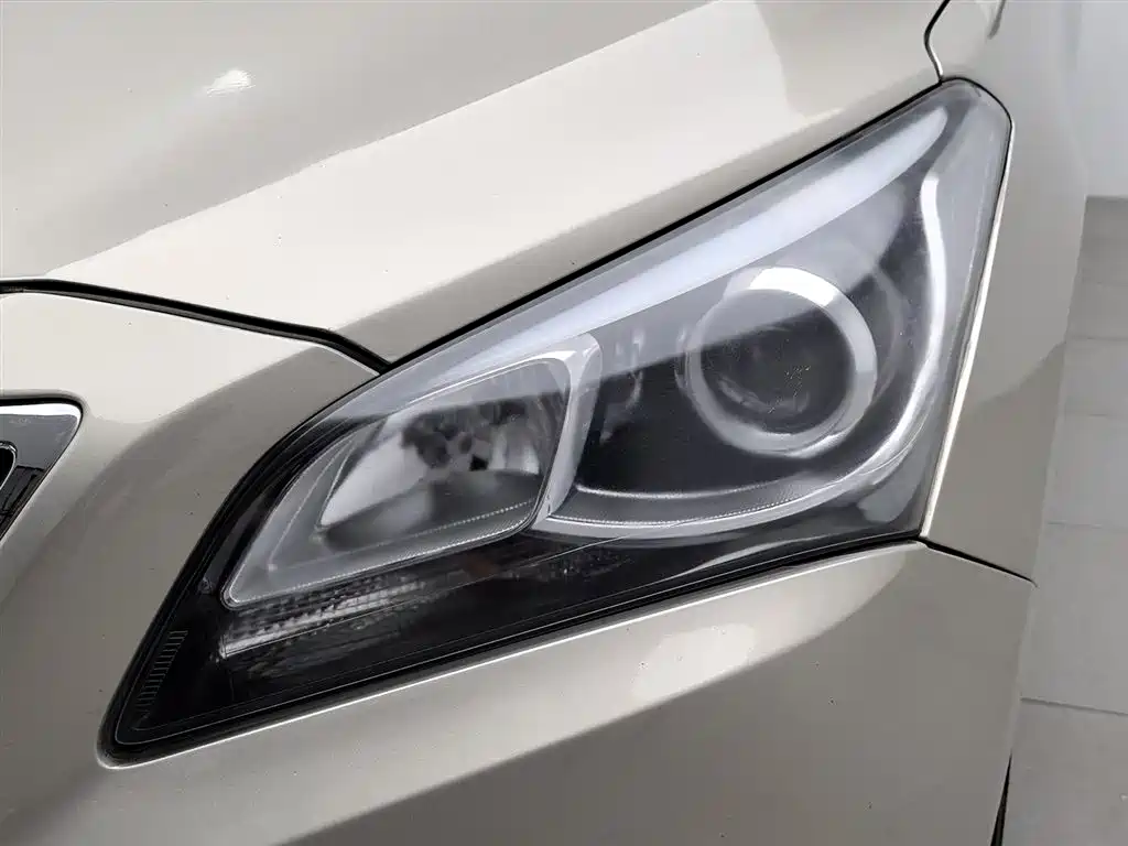 Mistra 1.8 L Auto Distinguished DLX