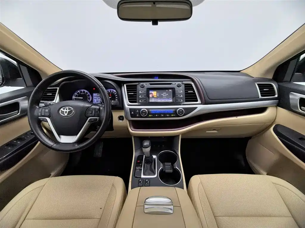 Highlander 2.0 T 4 WD Luxury 7-seat