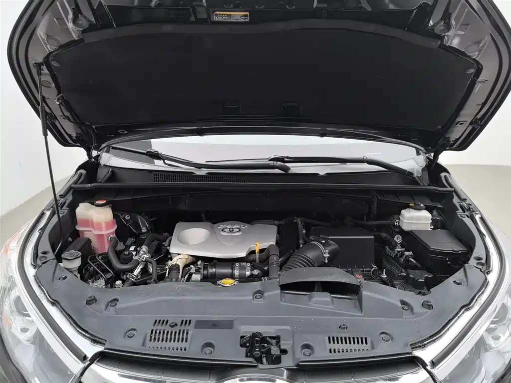 Highlander 2.0 T 4 WD Luxury 7-seat
