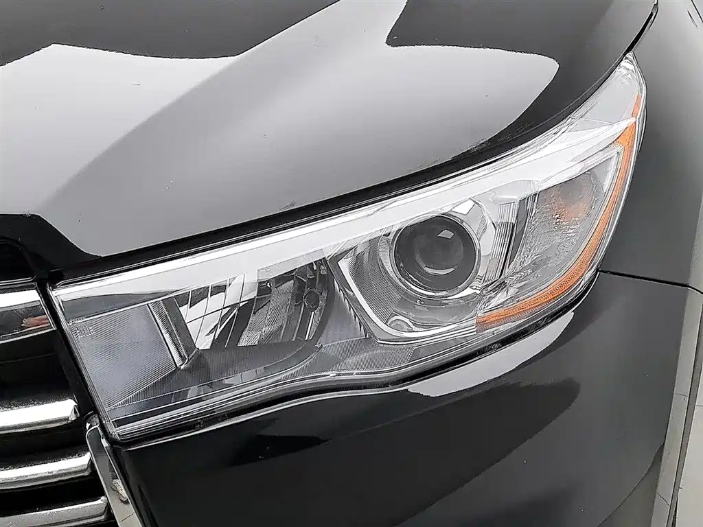 Highlander 2.0 T 4 WD Luxury 7-seat