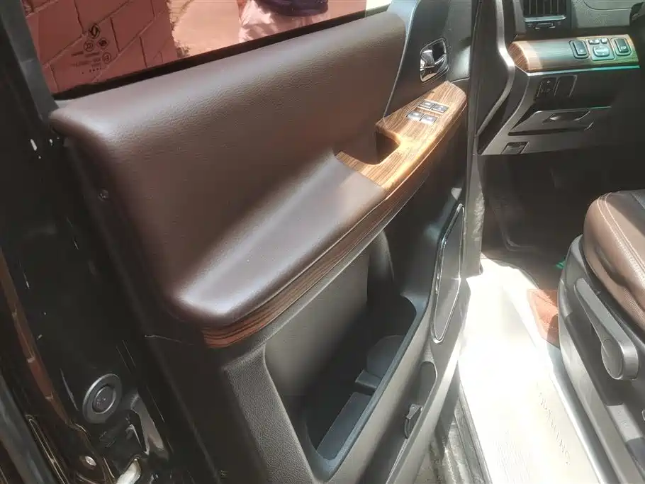 Fengxing CM7 风行CM7 2018款 经典版 2.0 T 手动尊享型